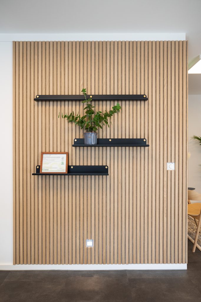 Image 3 of 6 in Akupanel gallery