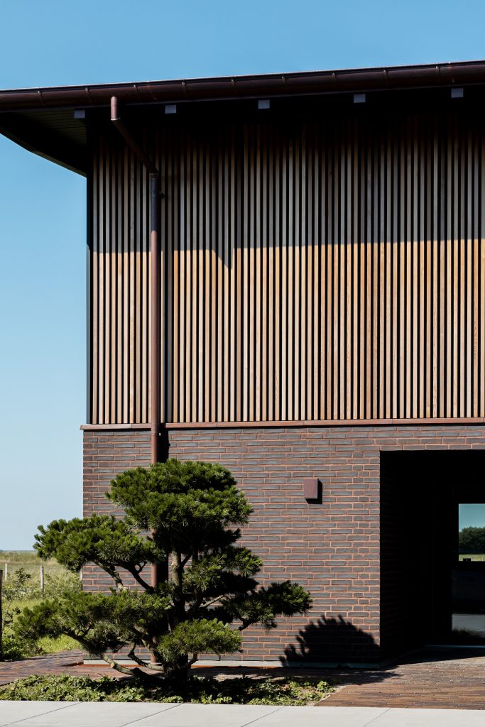 Image 2 of 8 in AluWood gallery