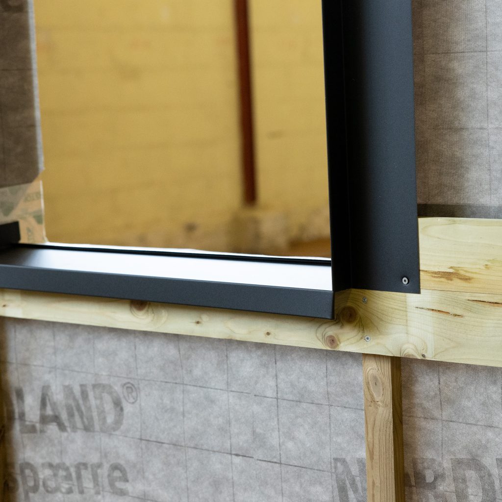 Image 2 of 3 in Coverage gallery