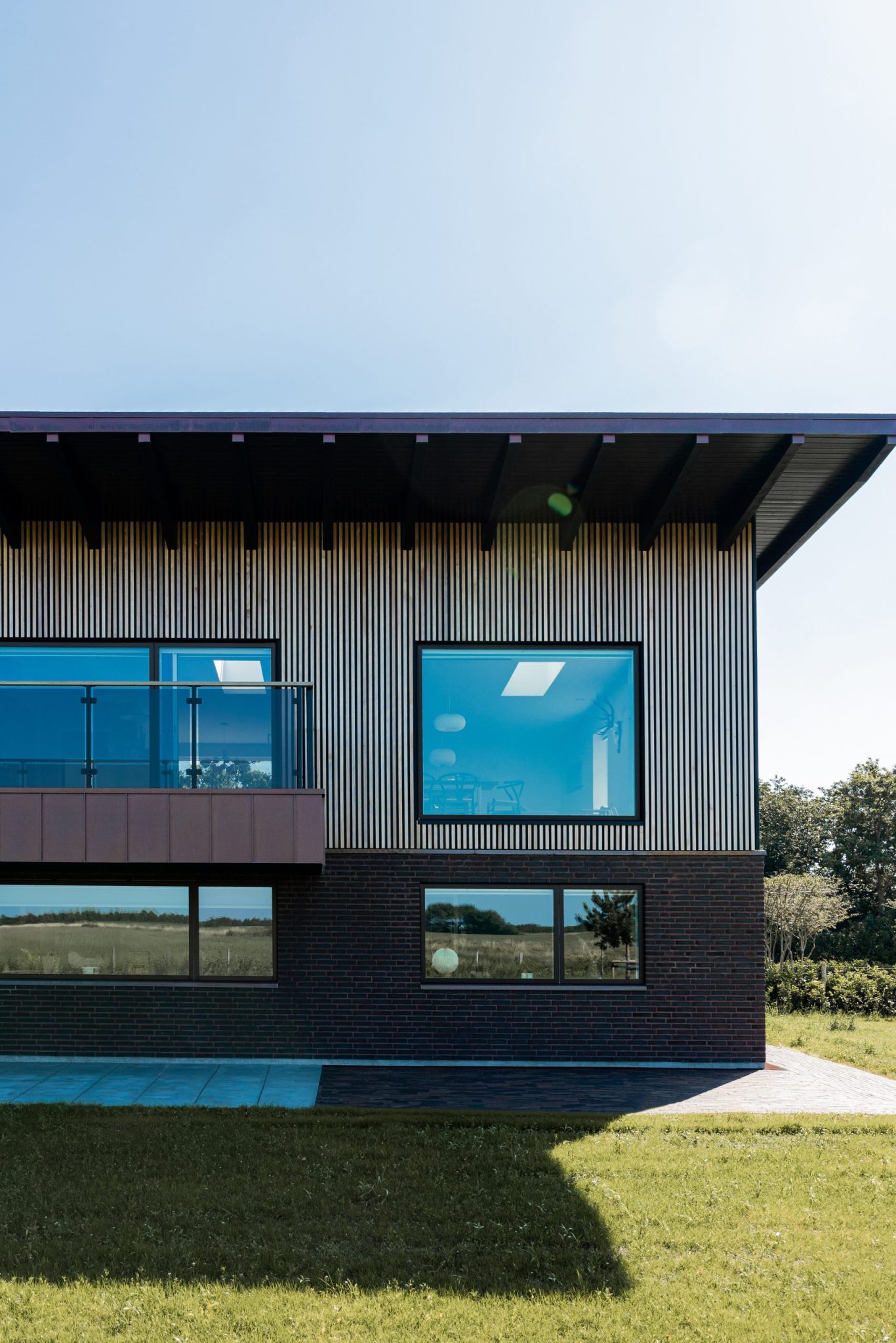 aluwood-brown-mads-house-04-scaled-1