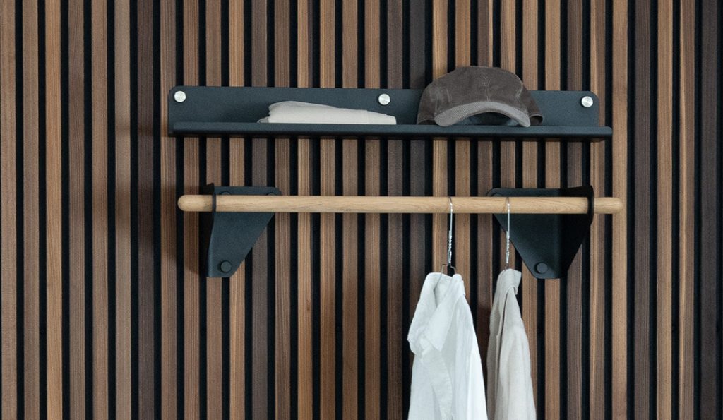 Featured image for the post: Linn Coat Rail - Black, 75,9 cm (29.88")