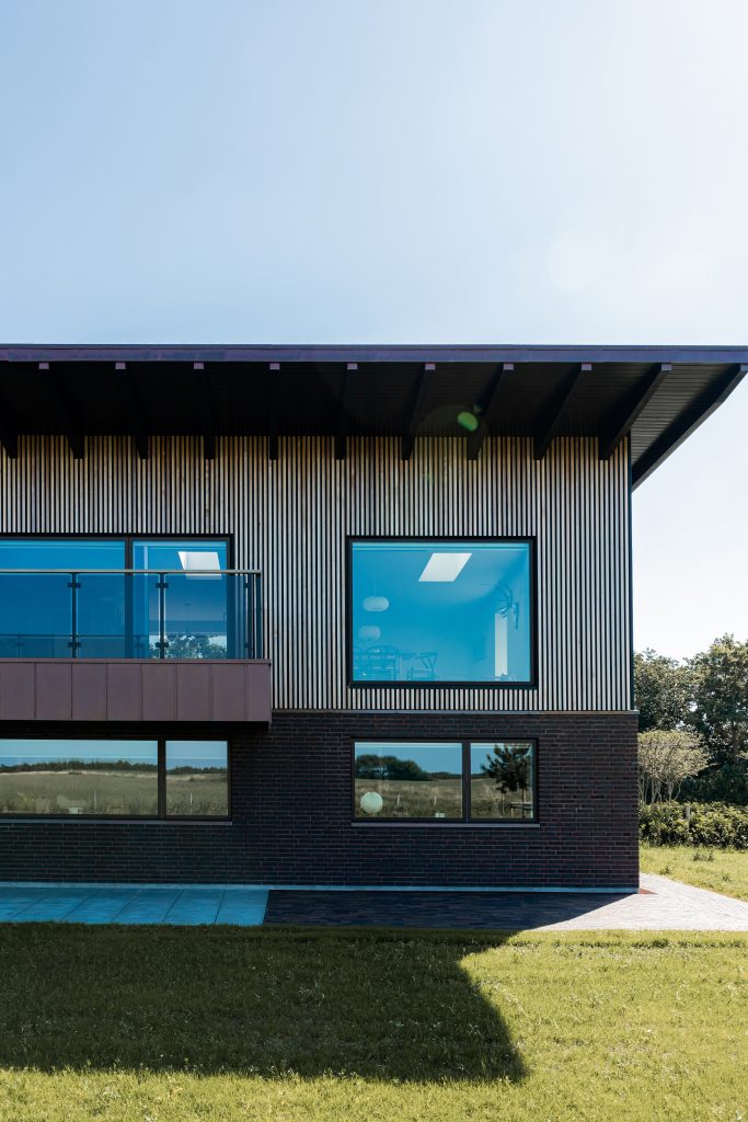 aluwood, brown, mads house, 04