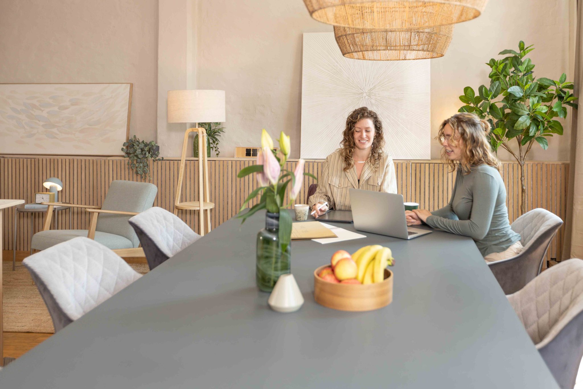 akupanel, classic oak grey felt, de, office, mounted with magnets, marie voget, @perspektivemedia, 2 (2)