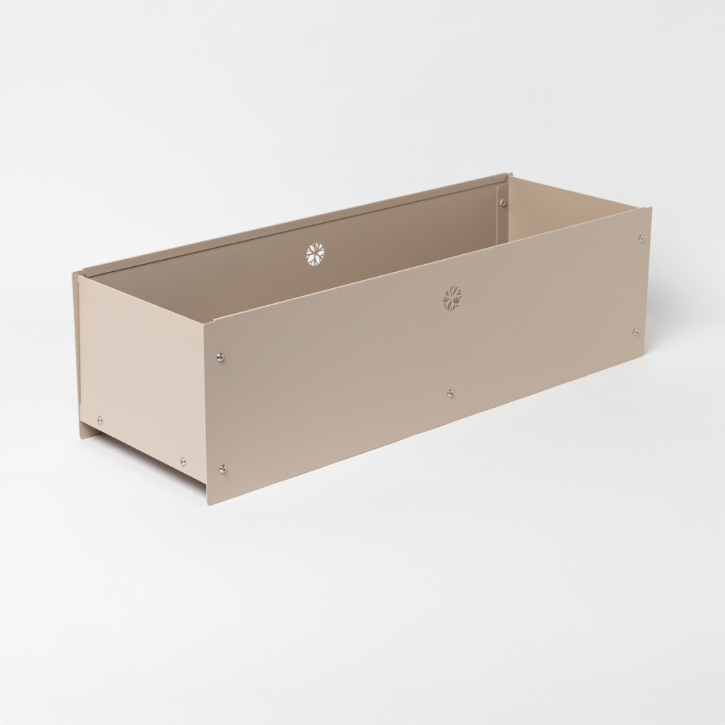 Image 3 of 9 in Embrace | Nell Metal Box gallery