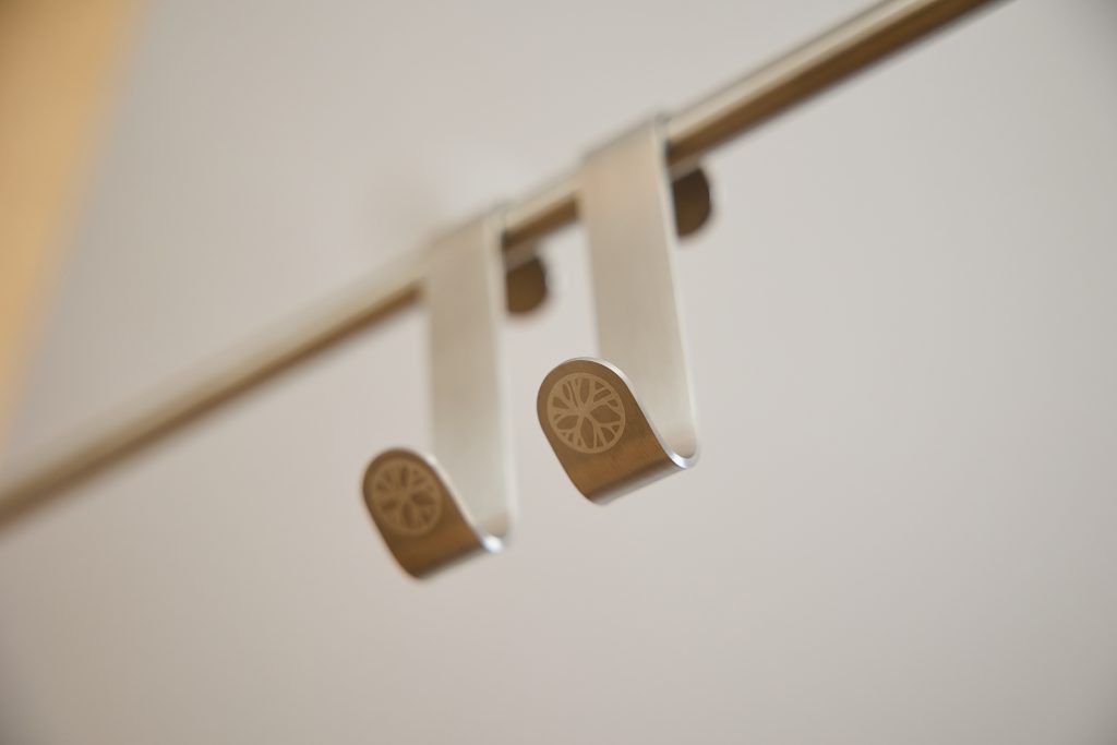 Image 8 of 9 in Embrace | Alva S-Hook (2 pcs) gallery